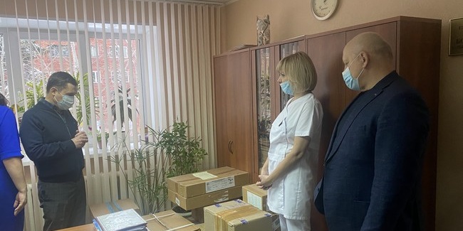 Фонд имени С.И. Манякина оказывает системную поддержку учреждениям здравоохранения Омской области