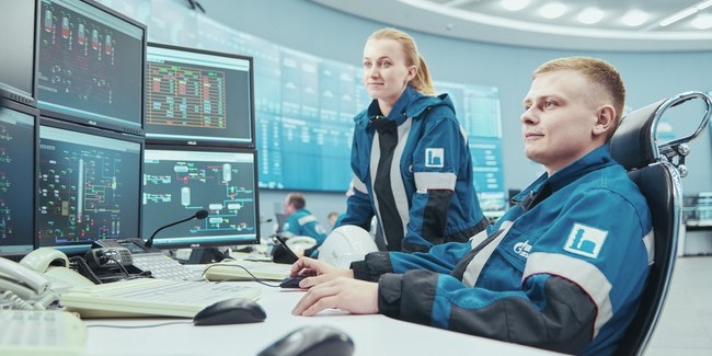 Омский нпз и омгту провели летний образовательный интенсив для старшеклассников и студентов