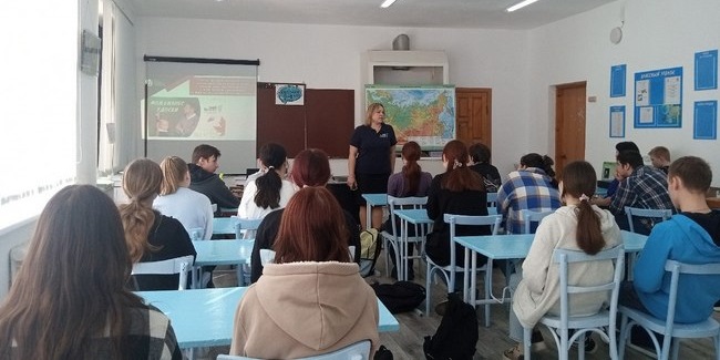 Проект «Мой бизнес у доски» теперь проходит и в школах Омской области