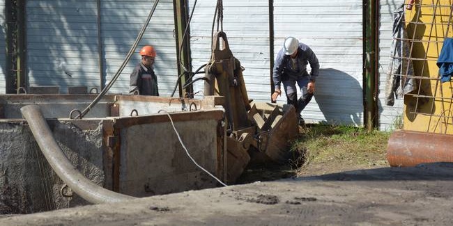 Омский водоканал приступил к ремонту канализационного коллектора на улице Мельничной