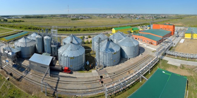 Ростовская АПГ «Юг Руси» хочет купить таврический «Продэкс-Омск»