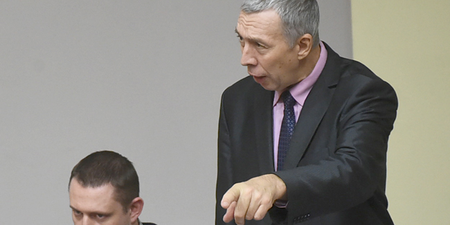 Делать детскую площадку или парковку во дворе без ордера — это правонарушение