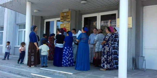Табор уходит в электорат: по данным омской КПРФ, кочевые цыгане досрочно проголосовали «за Ларису»