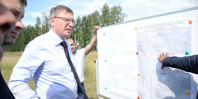 Глава омского региона надеется на федеральную помощь в строительстве дороги в обход казахстана