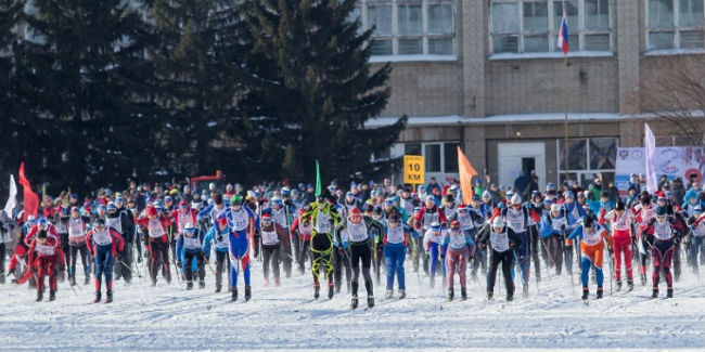 VIPы Омской области пробежали «Лыжню России» по своей дистанции