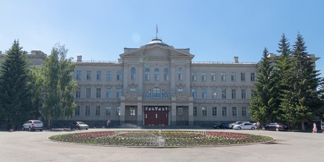 Депутат КАЛИНИН на свой годовой доход сможет купить 163 квартиры в Омске