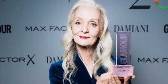 Пенсионерка из омска стала моделью года по версии glamour