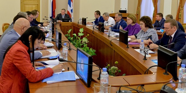 Власти омской области пожаловались на выбросы «химпрома» и «астры» силовикам