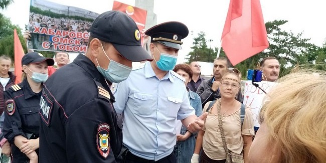 Омичи провели три несогласованных акции в поддержку протестующих в Хабаровске