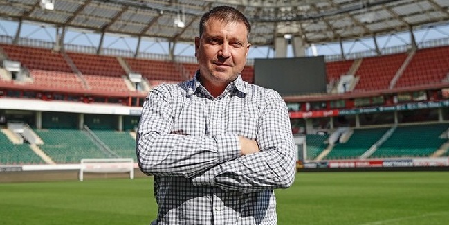 Попечительский совет омского футбольного клуба «Иртыш» сменил главного тренера