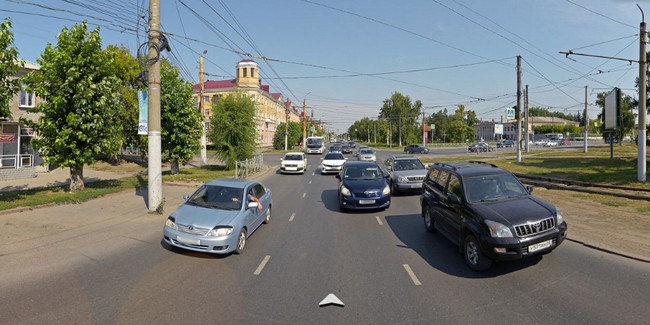 На перекрёстке в Октябрьском округе Омска изменили настройки светофора