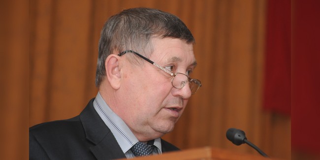 Бурков наградил отставных глав районов омской области