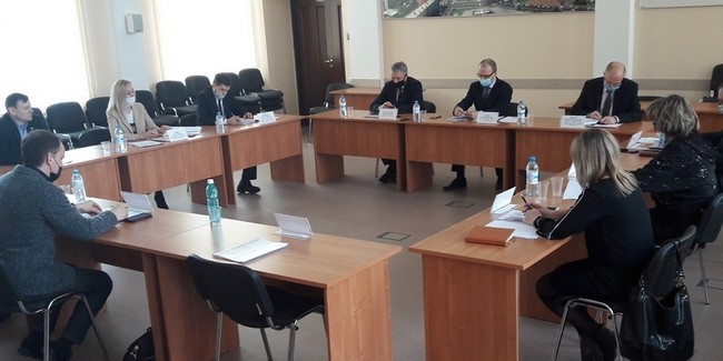 В омской области по заявлениям уменьшили кадастровую стоимость 196 участков