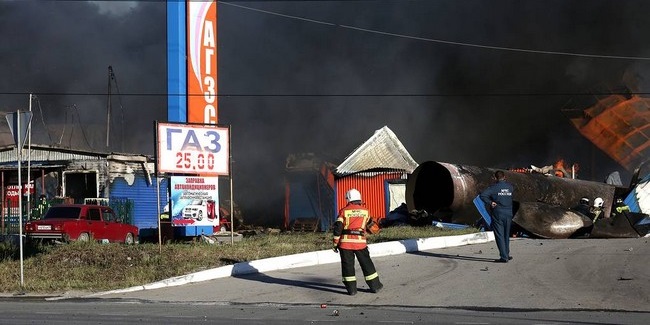 Во время пожара со взрывами на азс в новосибирске пострадали 35 человек