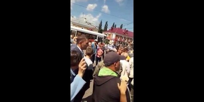 На выходных в омске прошёл митинг против обязательной вакцинации от коронавируса