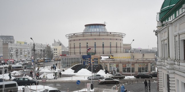 Новым владельцем части ТК «Летур» в центре Омска может стать «Склад здоровья»