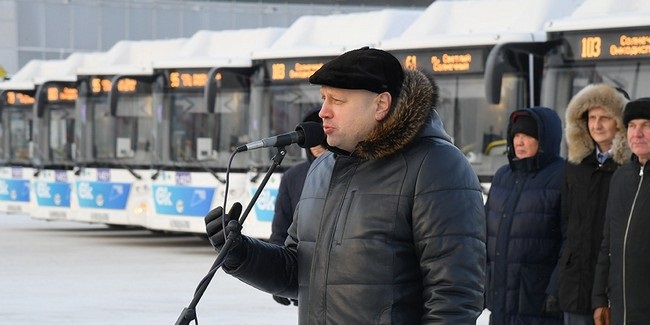 Новый мэр ШЕЛЕСТ пообещал заменить в Омске мелкие маршрутки на большие автобусы