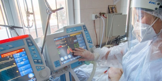 Новые антирекорды: в Омской области COVID-19 заболели 625 человек, в России – 74,7 тысячи (итоги суток)