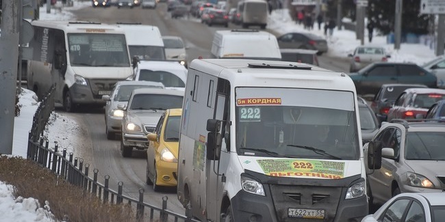 Транспортную систему Омска в НИУ ВШЭ признали неудачной из-за обилия микроавтобусов