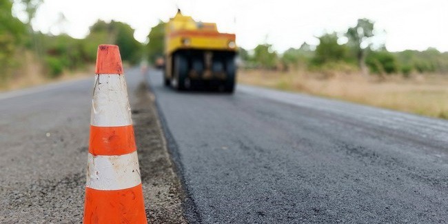 Желающих ремонтировать сельские дороги на юге Омской области не оказалось