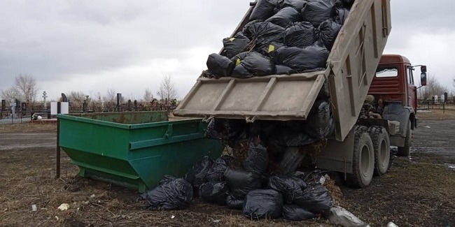 С омских предпринимателей, выбрасывающих мусор на помойки во дворах, взыскали 120 тысяч