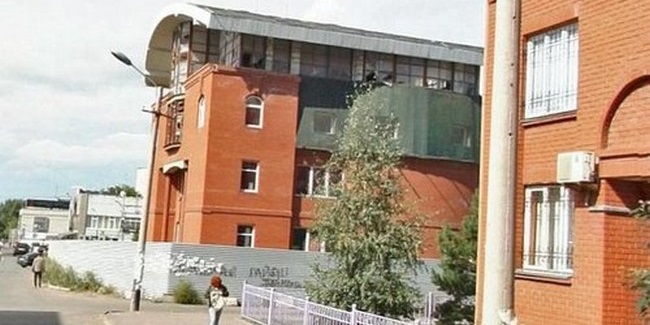Недавно купленное КАПУСТИНЫМ здание в центре Омска выставили на продажу