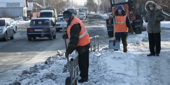 Организациям Омска рассылают уведомления с требованием чистить снег
