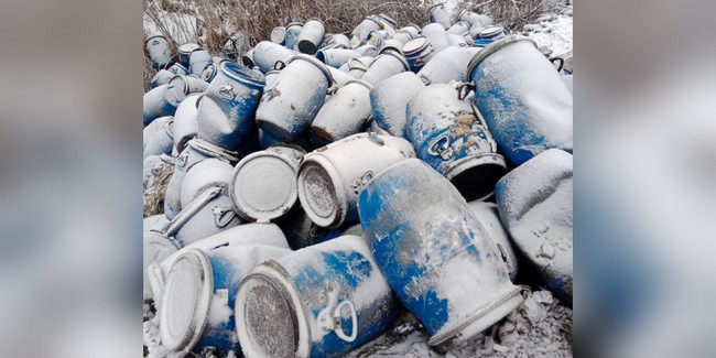 Направленные из Новосибирска в Волгоград химические отходы нашли выброшенными в Омске
