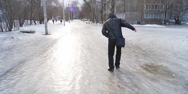 В Омской области объявлено штормовое предупреждение из-за сильного гололёда