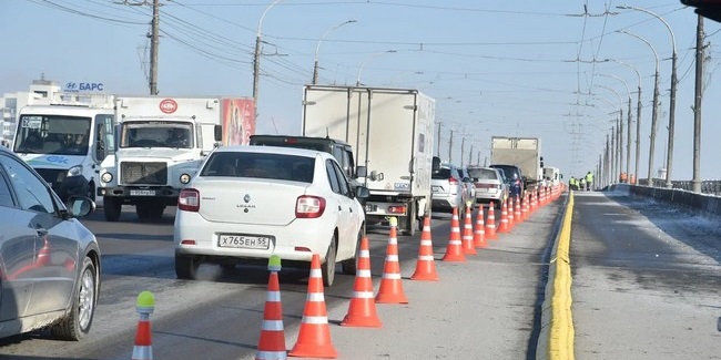 Мэрия Омска вводит запрет на движение грузовиков по Ленинградскому мосту