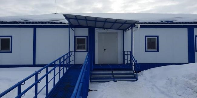 На севере Омской области построили амбулаторию с жильём для медика