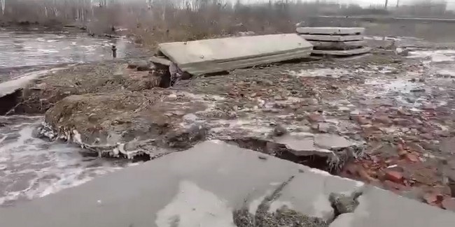 После разлива Камышловки частично разрушилась дорога к трём СНТ Омского района