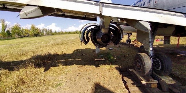 «Уральские линии» решили не использовать для перевозок самолёт, не долетевший до Омска и севший в поле