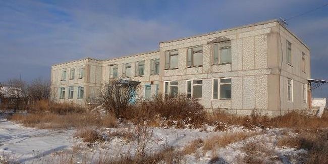 На западе Омской области выставили на приватизацию школу и детсад