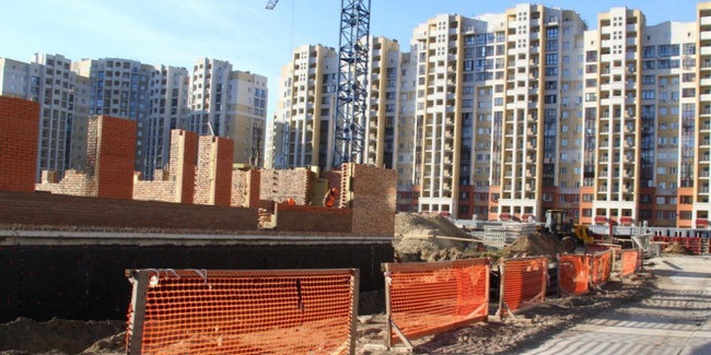 Власти Омска расторгли контракт с московским подрядчиком, строившим школу в микрорайоне «Серебряный берег»