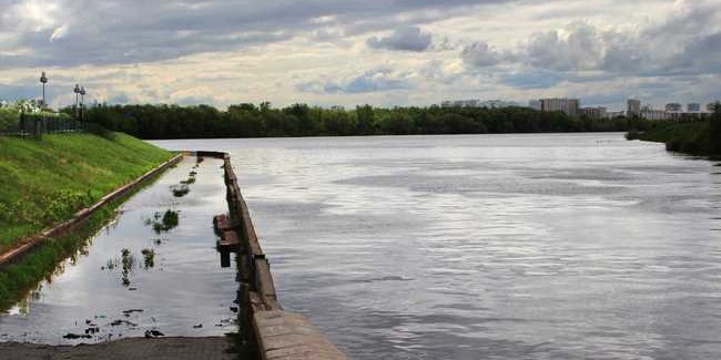 В Омске отложили открытие пляжей из-за высокого уровня воды в Иртыше