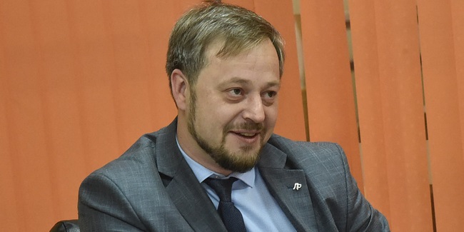 Бывший вице-мэр Омска ДЕНЕЖКИН теперь возглавляет компанию, торгующую продукцией птицефабрики