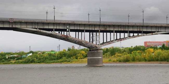 В Омске стартовал опрос для тех, кто ездит по мосту имени 60-летия ВЛКСМ