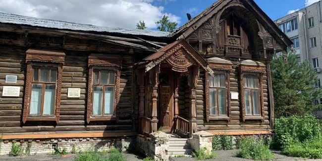 В центре Омска отремонтируют старинное здание, где находится музей городского быта