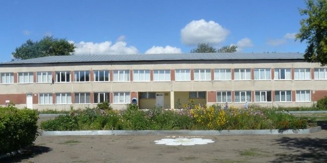 На ремонт повреждённой ветром сельской школы в Омской области выделили миллион