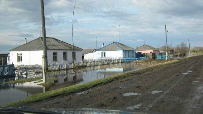 Ремонтом повреждённых паводком домов в Усть-Ишимском районе занялись власти других районов Омской области