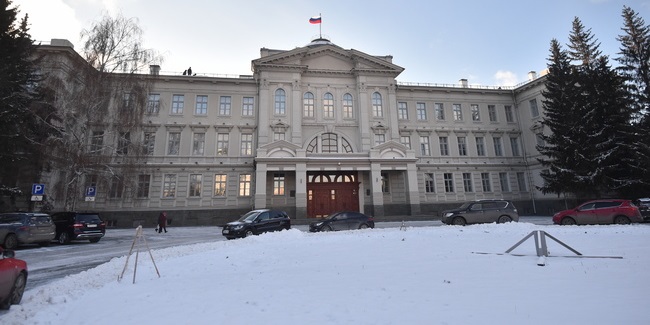 Возить федеральных парламентариев по Омской области продолжит тот же перевозчик