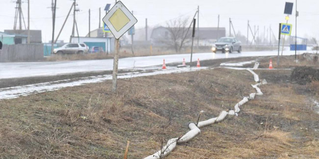 Из подтопленного дома на юге Омской области эвакуировали шестерых жильцов