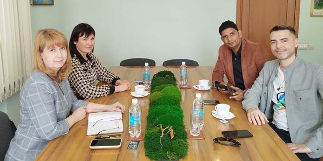 С бизнесом Омской области хочет сотрудничать швейная фабрика из Индии