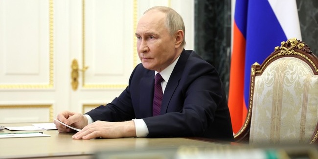 Президент РФ наградил четверых жителей Омской области почётными званиями