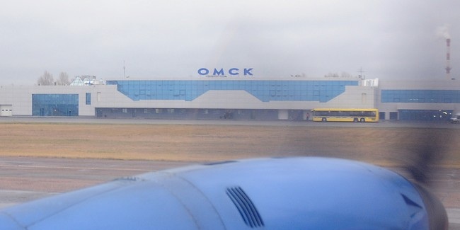 Двум летевшим в Омск самолётам пришлось сесть в Новосибирске