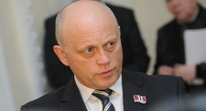 Омич разбил стекло в здании облправительства, прорываясь на прием к губернатору НАЗАРОВУ