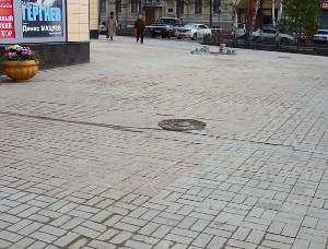 «сибцентрострой» ответит за тротуарную плитку у концертного зала