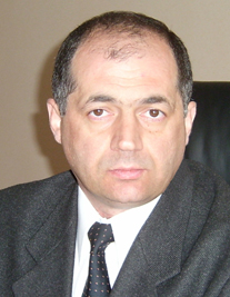 Димитрий галаванов, председатель совета директоров зао «мясоперерабатывающий концерн «компур», депутат законодательного собрания омской области «пока моя семья ест колбасы, которые я произвожу, – я буду делать их настоящими! »