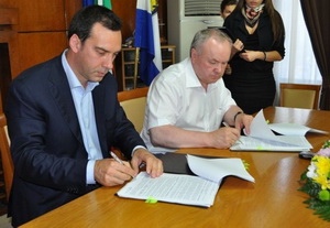 Шишов подписал с мэром бургаса контракт на строительство в болгарии «парка океанариум»